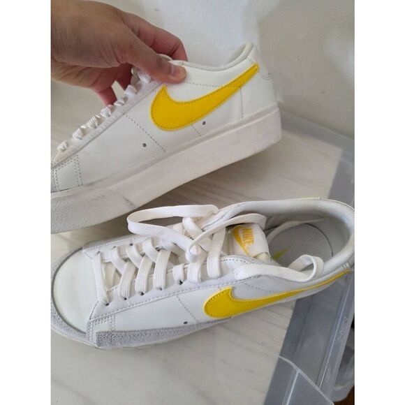 Nike Women's Nike Blazer Low Platform Size 7.5 - Picture 9 of 11